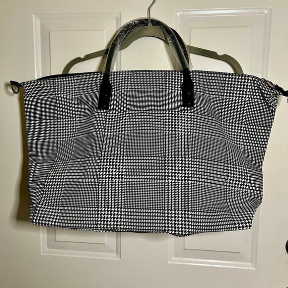 NWT Lulu Dharma Black White Plaid Frasier Weekender Bag - Picture 3 of 5